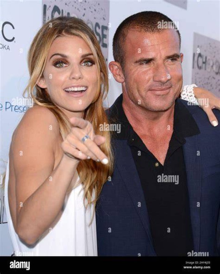 AnnaLynne McCord & Dominic Purcell New Year in Australia! Photo