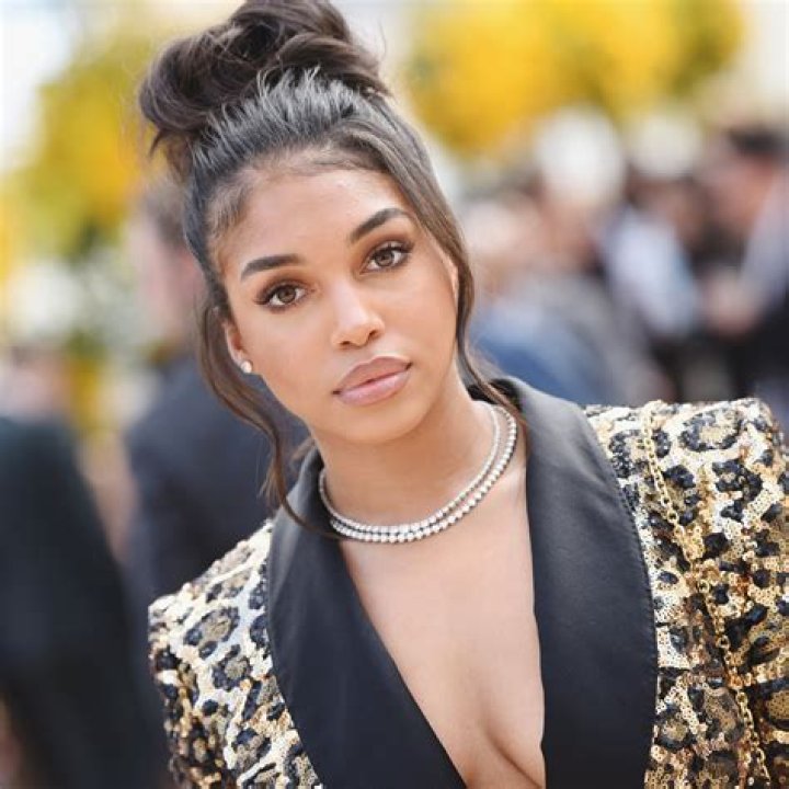 How Tall Is Lori Harvey?, Yoo-height