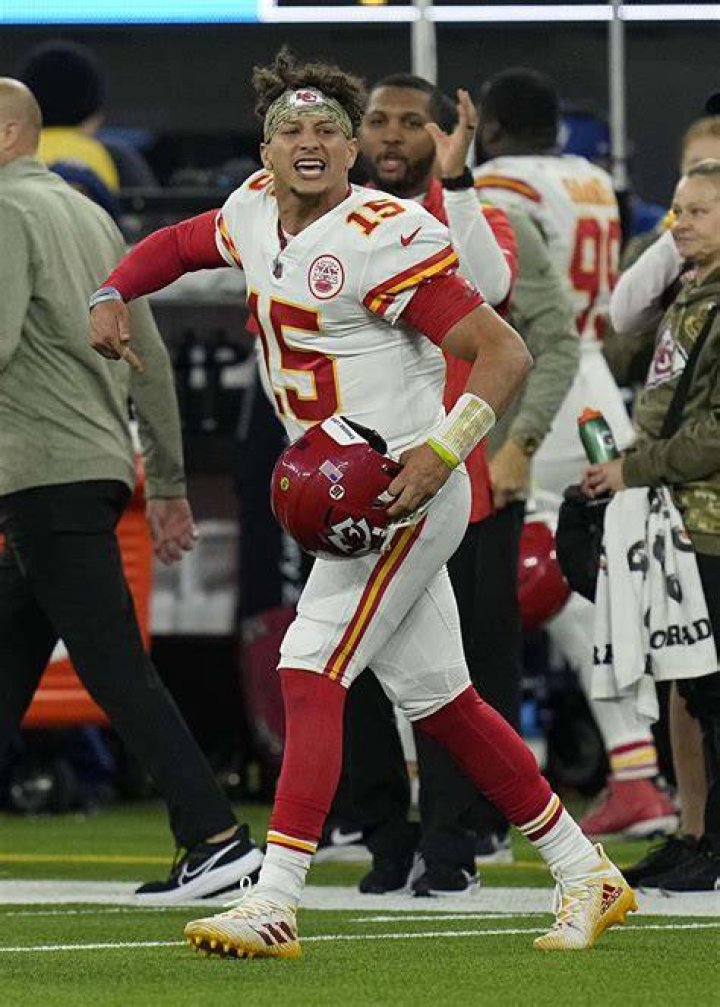How Tall is Patrick Mahomes? His Height Compared To Other NFL Quarterbacks