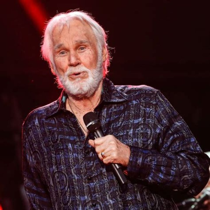 Kenny Rogers' Biggest Billboard Hits 'Islands in the Stream,' 'The