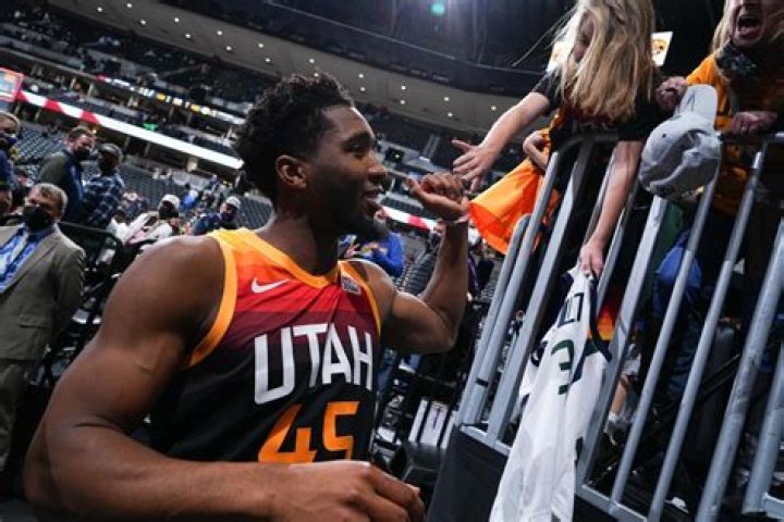 Roundball Roundup Ramona Shelburne trusts Donovan Mitchell has the