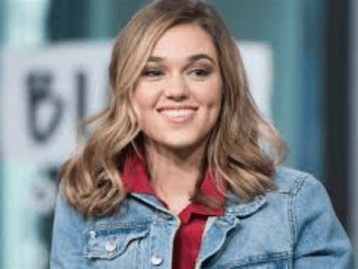 Sadie Robertson Biography, Net Worth, Boyfriend, Dating, Married