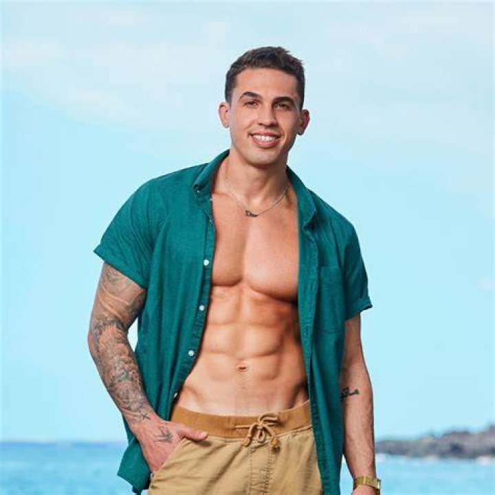 Sebastián Barraza : Bio, Height, Net Worth, Girlfriend, Career Sebastian Barraza